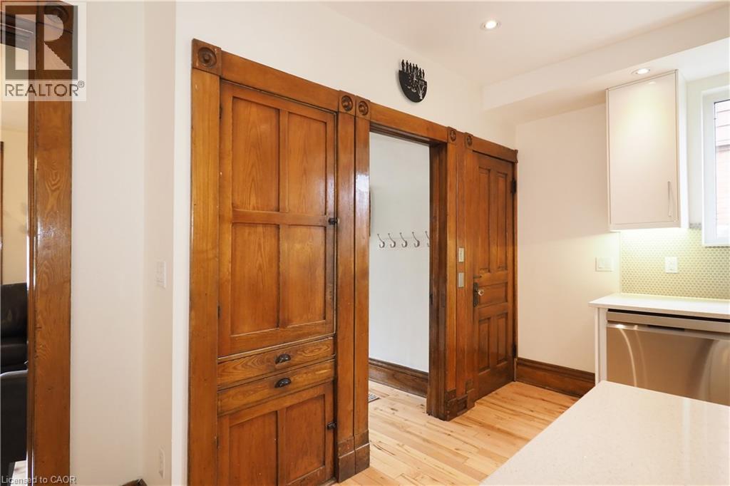 18 Theresa Street, Kitchener, ON - Indoor