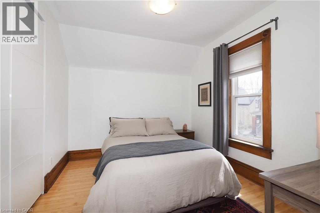 18 Theresa Street, Kitchener, ON - Indoor Photo Showing Bedroom