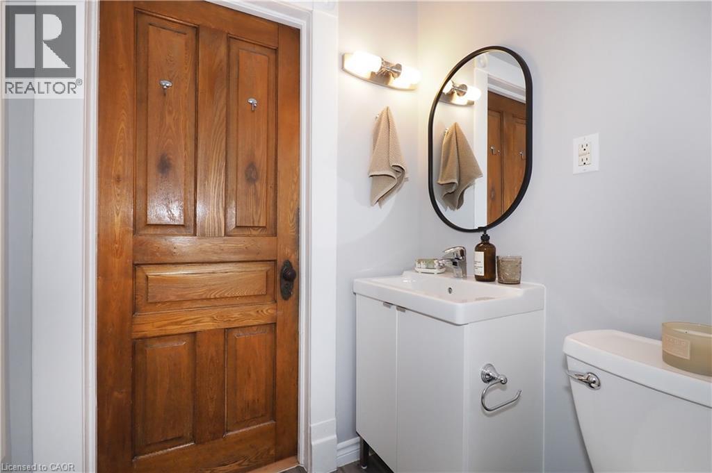 18 Theresa Street, Kitchener, ON - Indoor Photo Showing Laundry Room