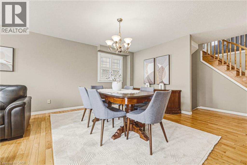 228 Holbeach Crescent, Waterloo, ON - Indoor Photo Showing Dining Room
