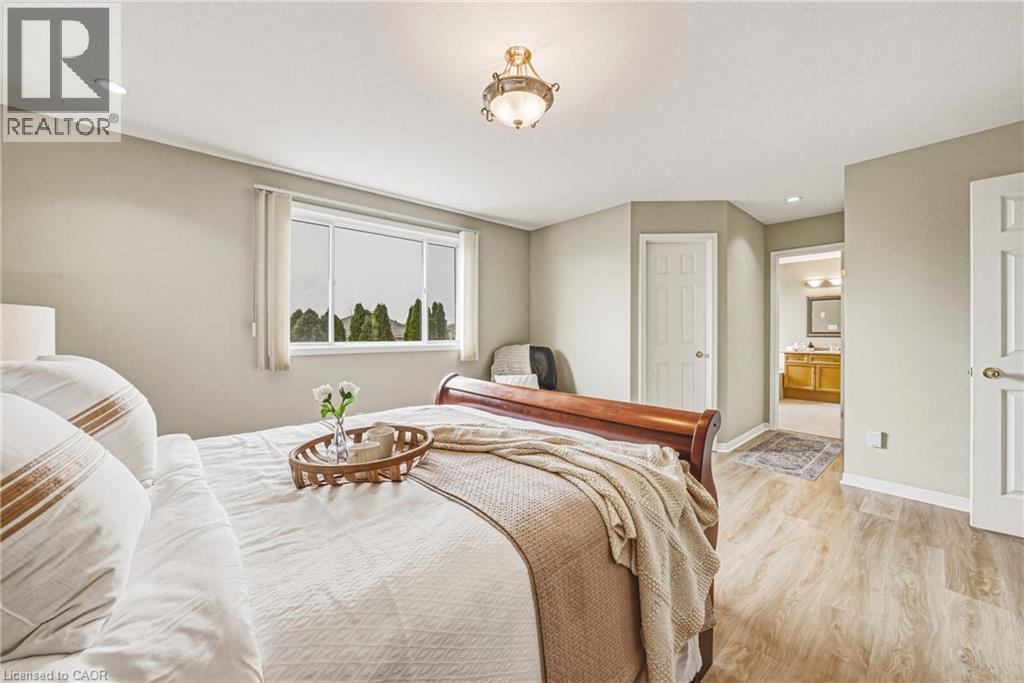 228 Holbeach Crescent, Waterloo, ON - Indoor Photo Showing Bedroom