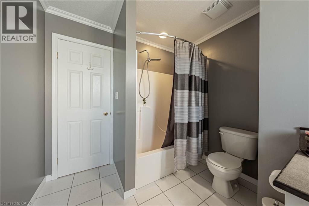 228 Holbeach Crescent, Waterloo, ON - Indoor Photo Showing Bathroom