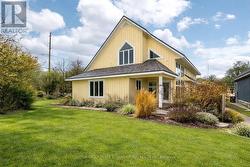 Back patio has lake view - 