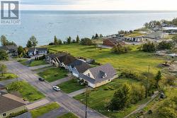 Aerial view of cul de sac - 