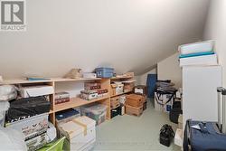 Upper level huge storage room - 