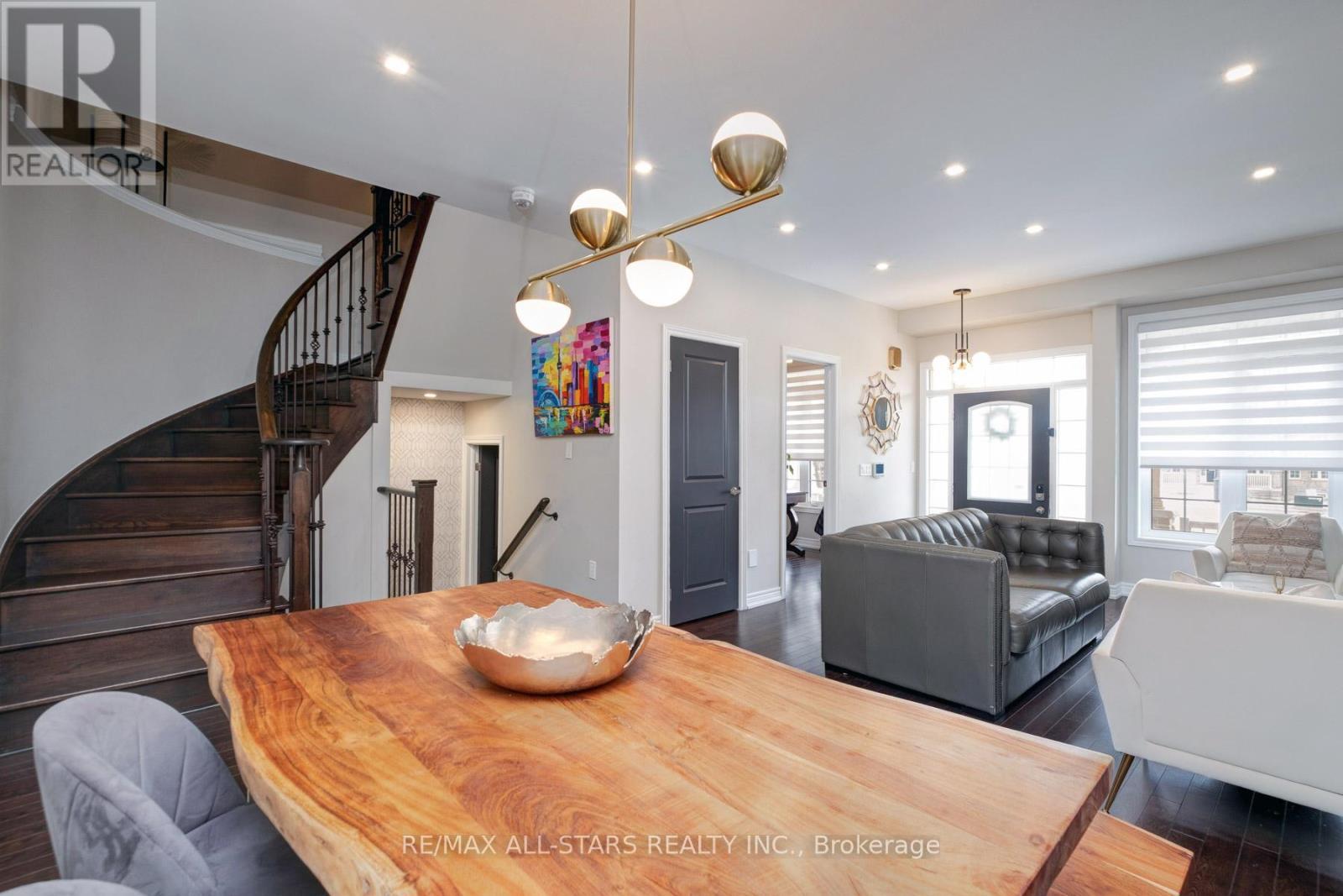 212 East'S Corners Boulevard, Vaughan, ON - Indoor