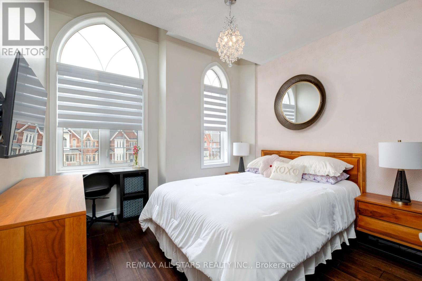 212 East'S Corners Boulevard, Vaughan, ON - Indoor Photo Showing Bedroom