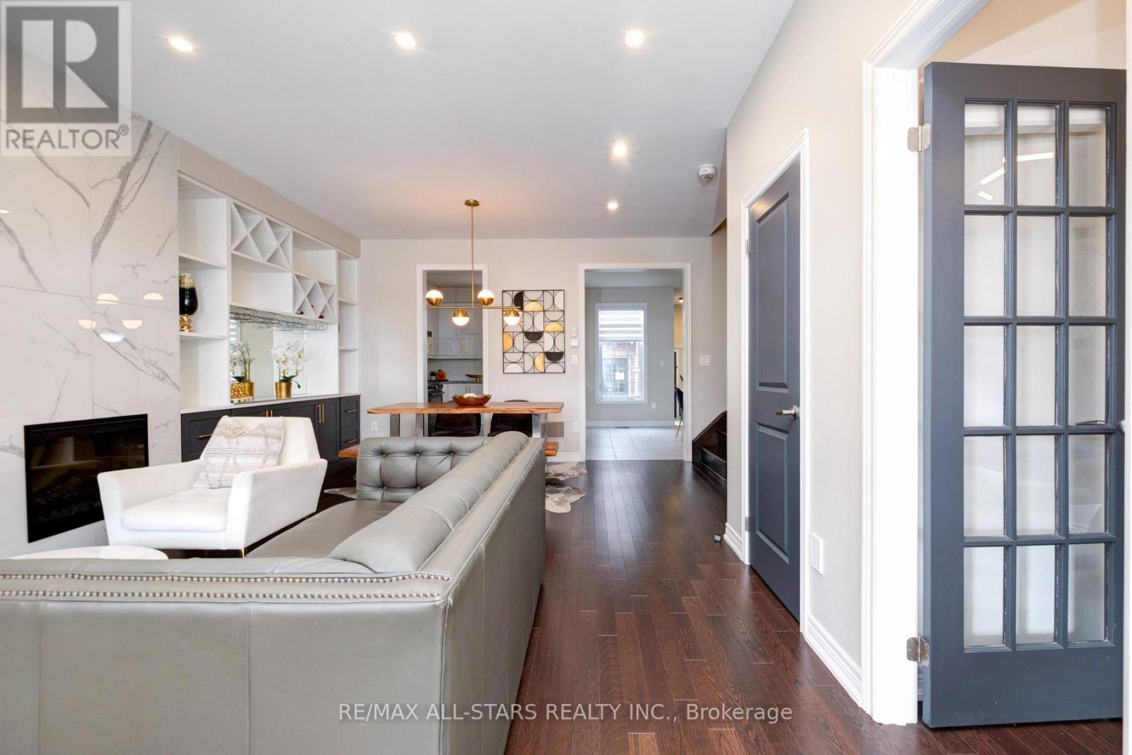 212 East'S Corners Boulevard, Vaughan, ON - Indoor