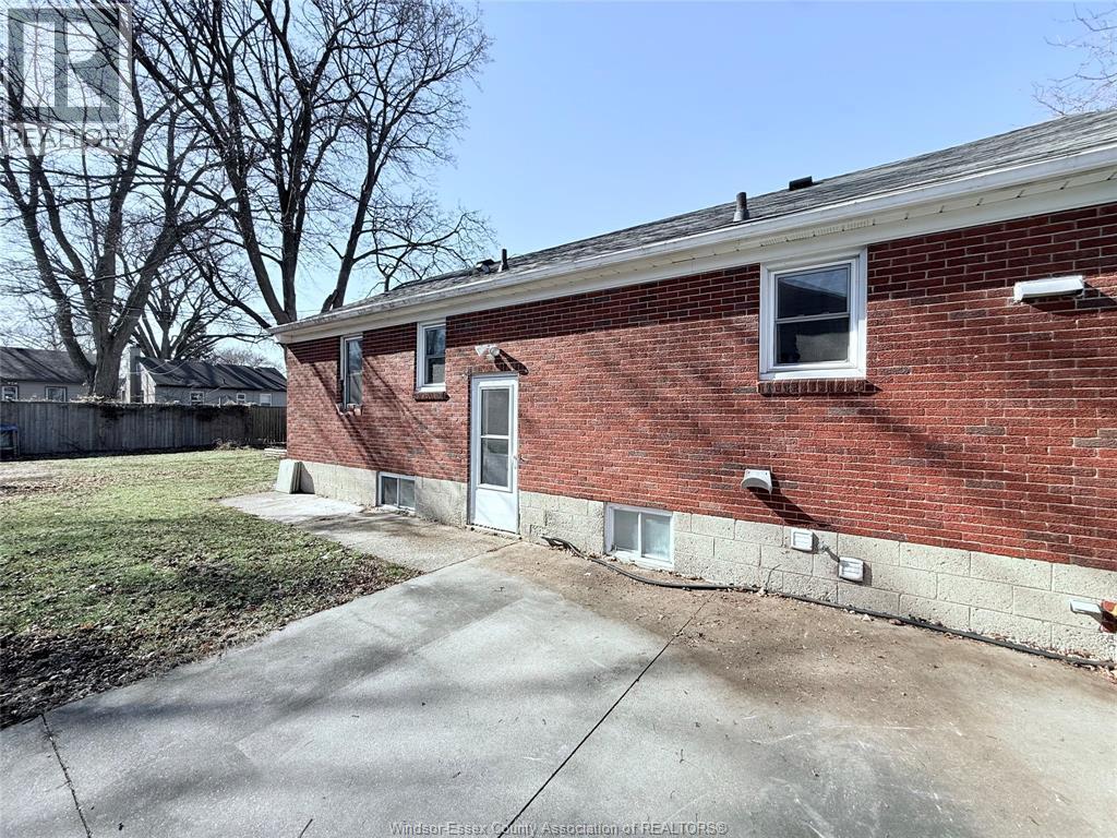 1943 Olive, Windsor, ON - Outdoor With Exterior