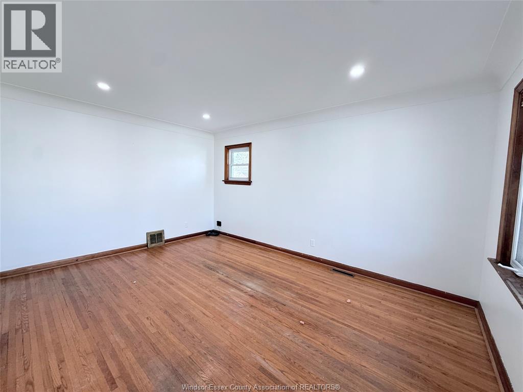 1943 Olive, Windsor, ON - Indoor Photo Showing Other Room