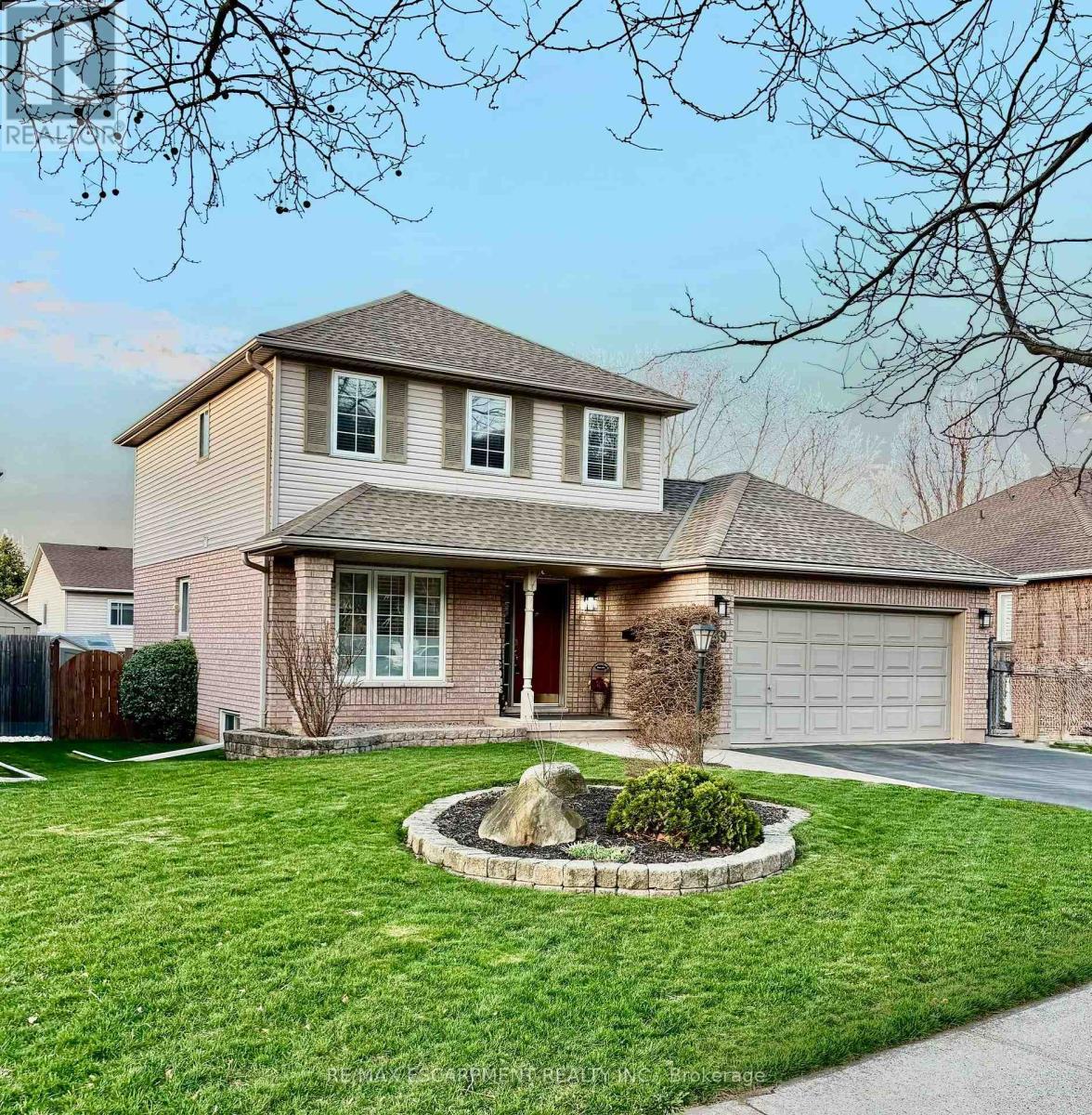 39 Colonial Crescent, Grimsby, ON - Outdoor