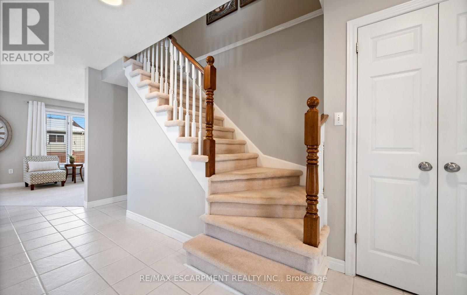 39 Colonial Crescent, Grimsby, ON - Indoor Photo Showing Other Room