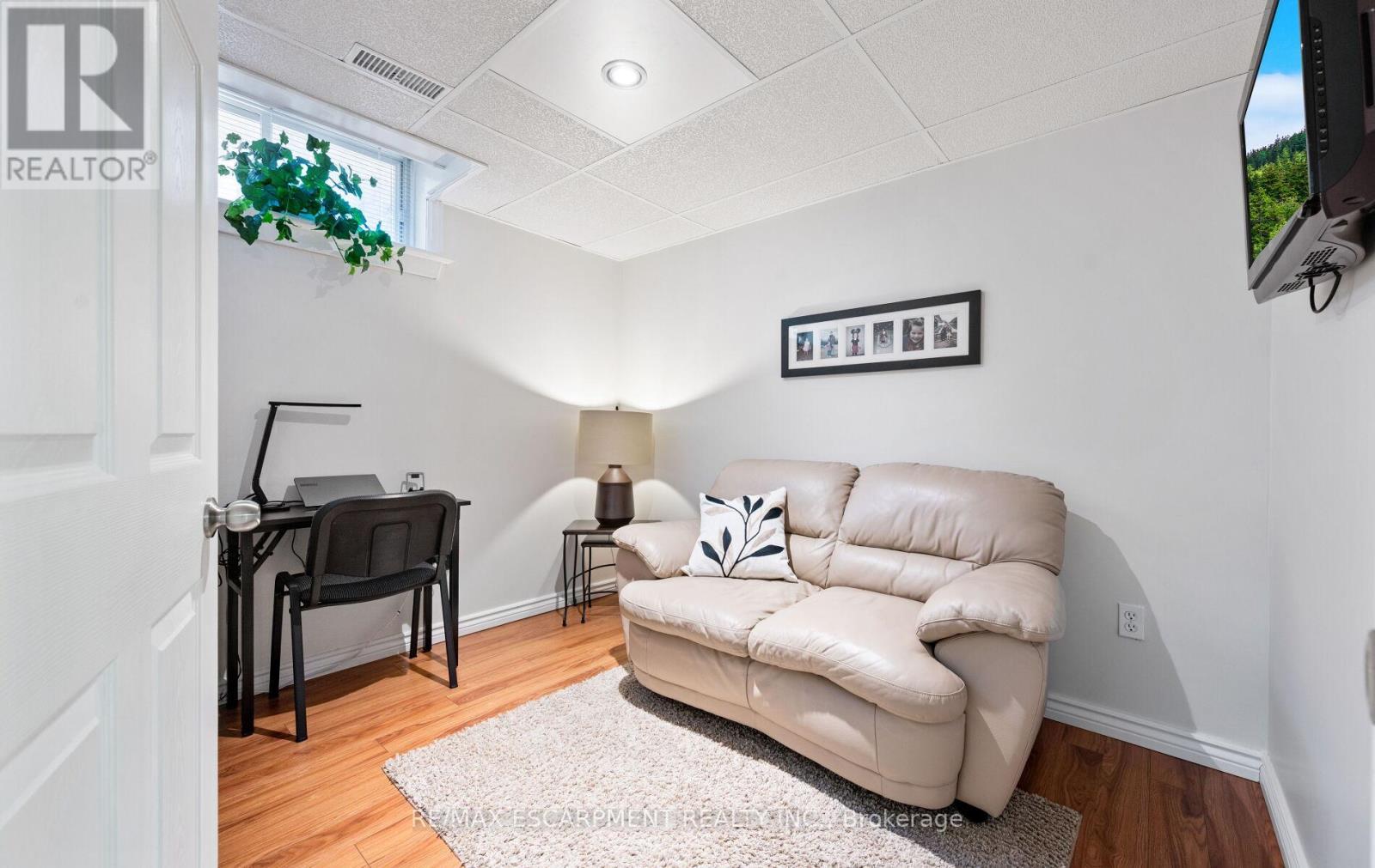 39 Colonial Crescent, Grimsby, ON - Indoor