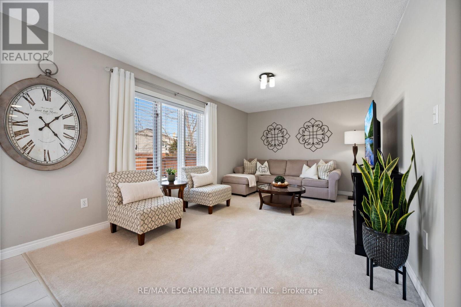 39 Colonial Crescent, Grimsby, ON - Indoor Photo Showing Other Room