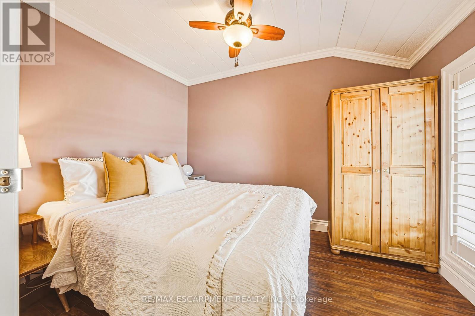 153 Elgin Street, Hamilton, ON - Indoor Photo Showing Bedroom
