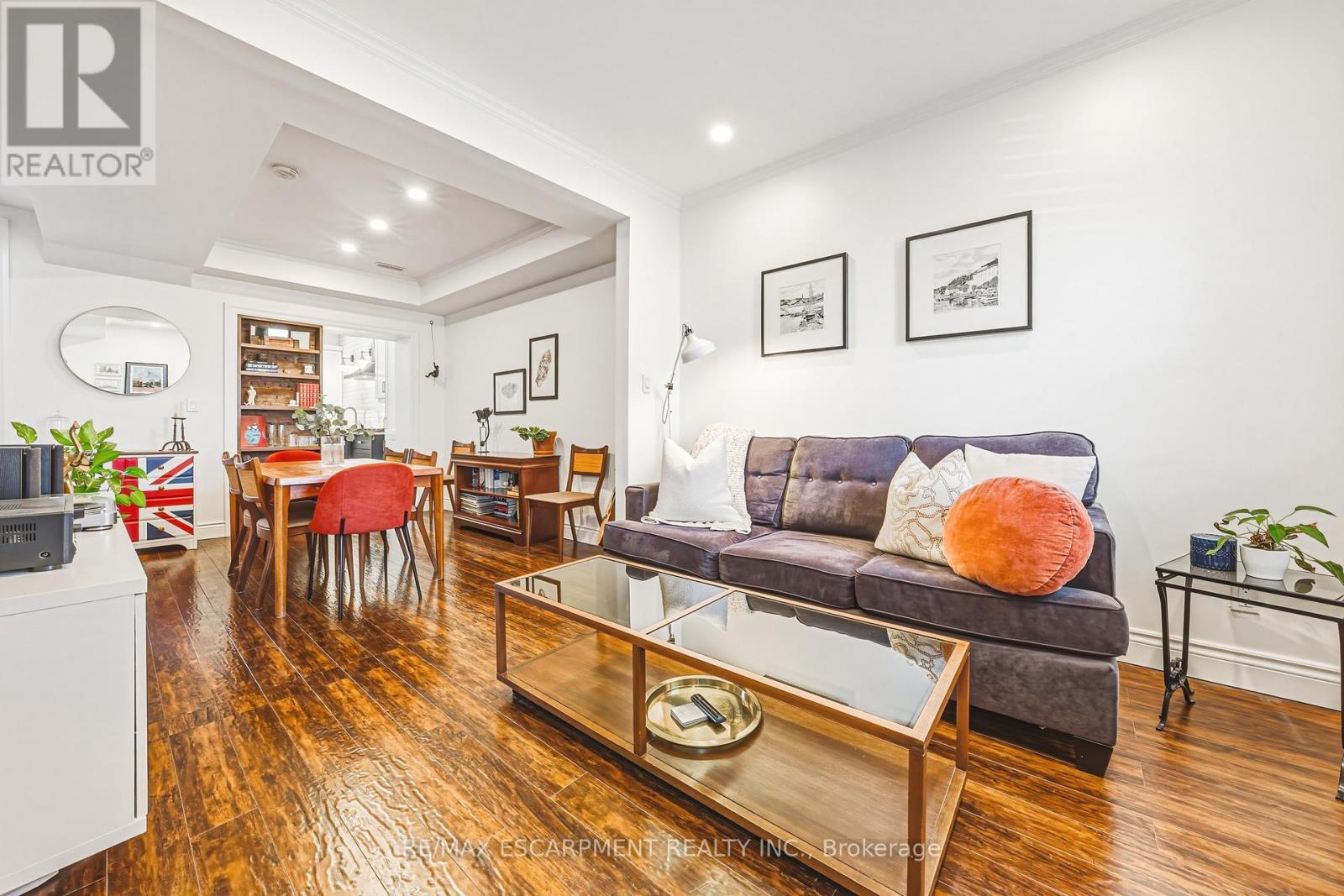 153 Elgin Street, Hamilton, ON - Indoor Photo Showing Living Room