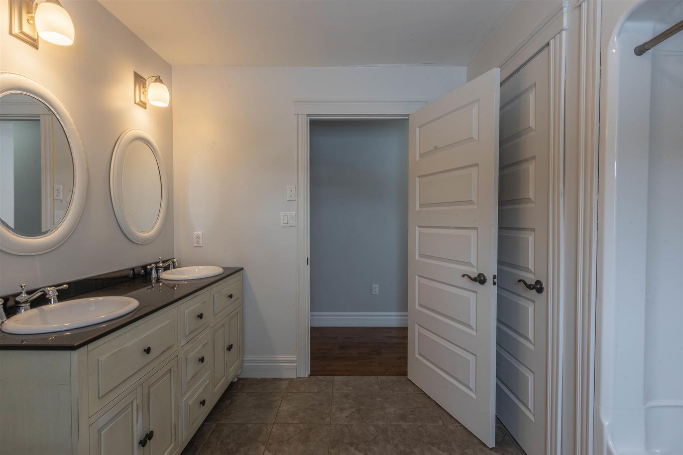 149 Prospect Drive, Stratford, PE - Indoor Photo Showing Bathroom