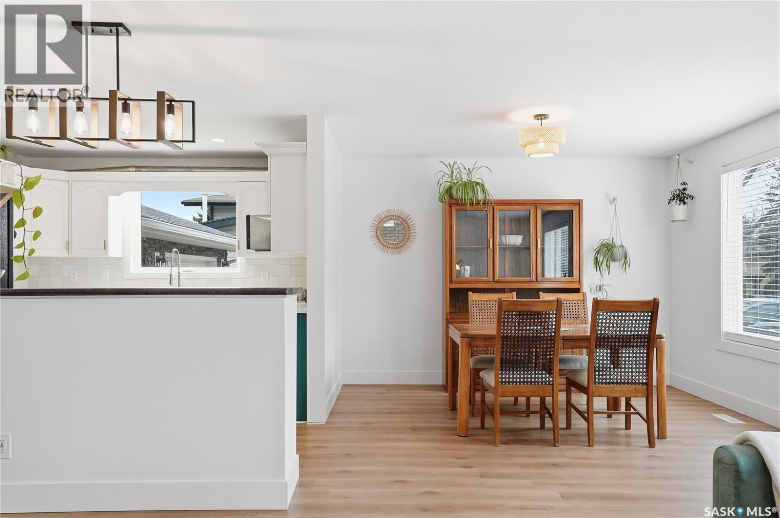 418 Pinehouse Drive, Saskatoon, SK - Indoor Photo Showing Dining Room