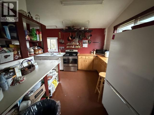6479 Sutherland Ave, Powell River, BC - Indoor