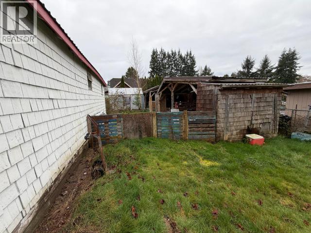 6479 Sutherland Ave, Powell River, BC - Outdoor