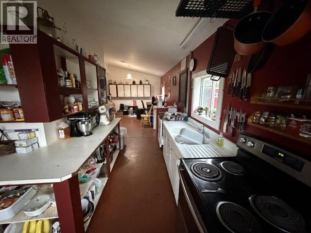 6479 Sutherland Ave, Powell River, BC - Indoor Photo Showing Kitchen