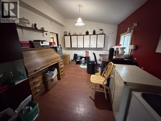6479 Sutherland Ave, Powell River, BC - Indoor