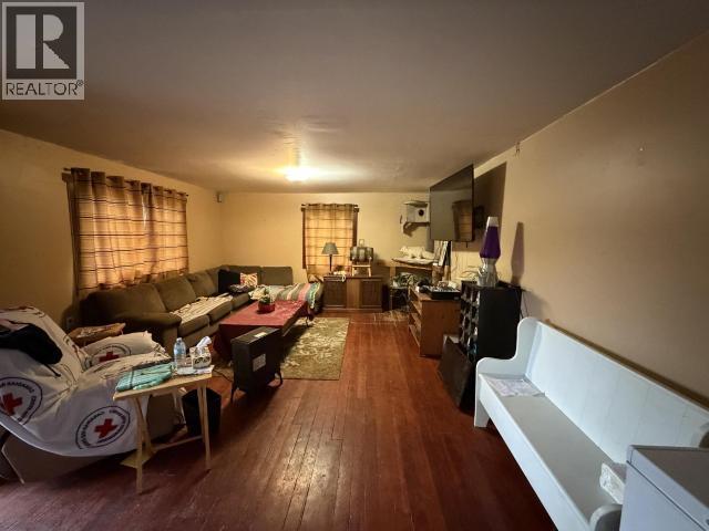 6479 Sutherland Ave, Powell River, BC - Indoor