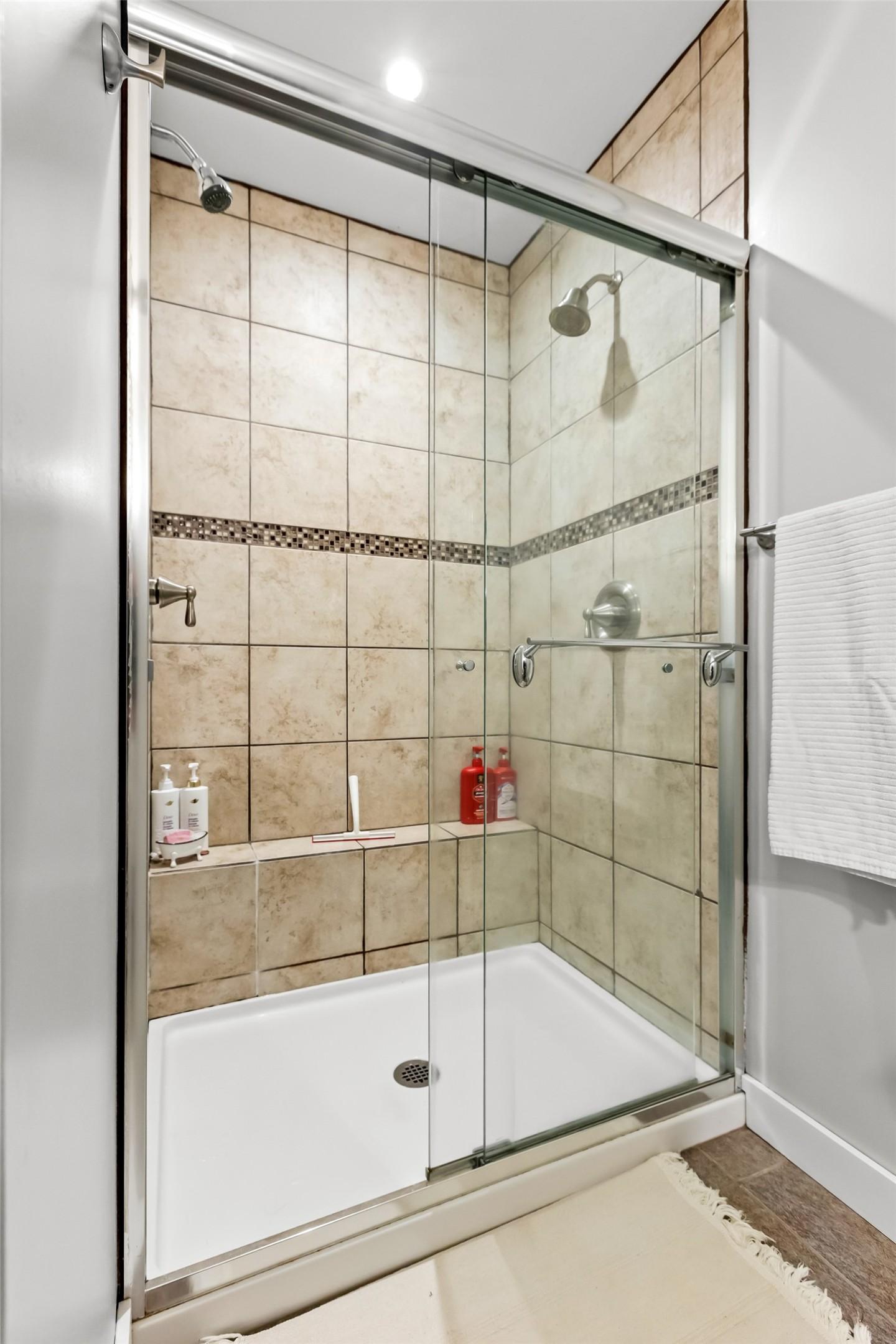 2107 Ash Street, Creston, BC - Indoor Photo Showing Bathroom