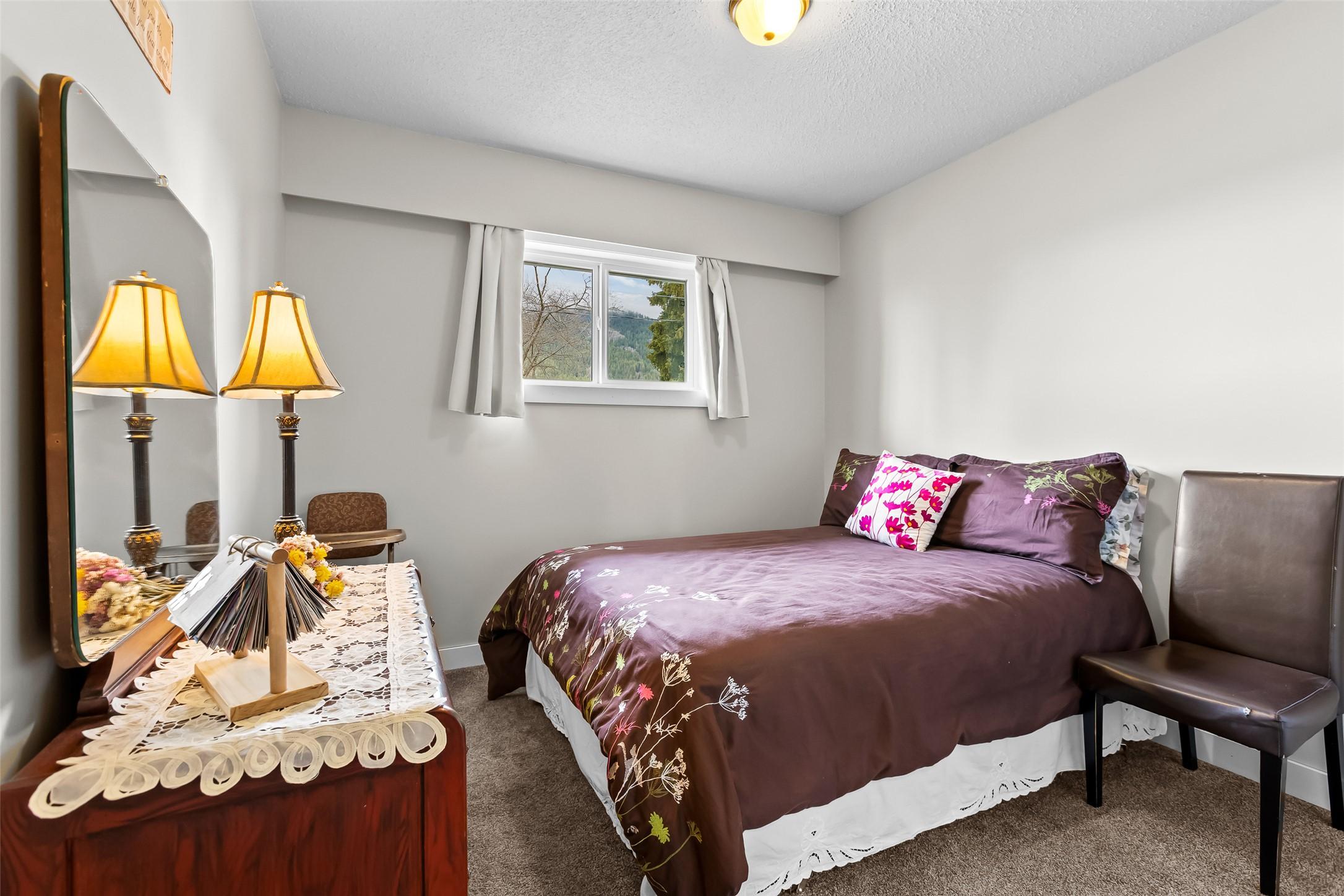 2107 Ash Street, Creston, BC - Indoor Photo Showing Bedroom