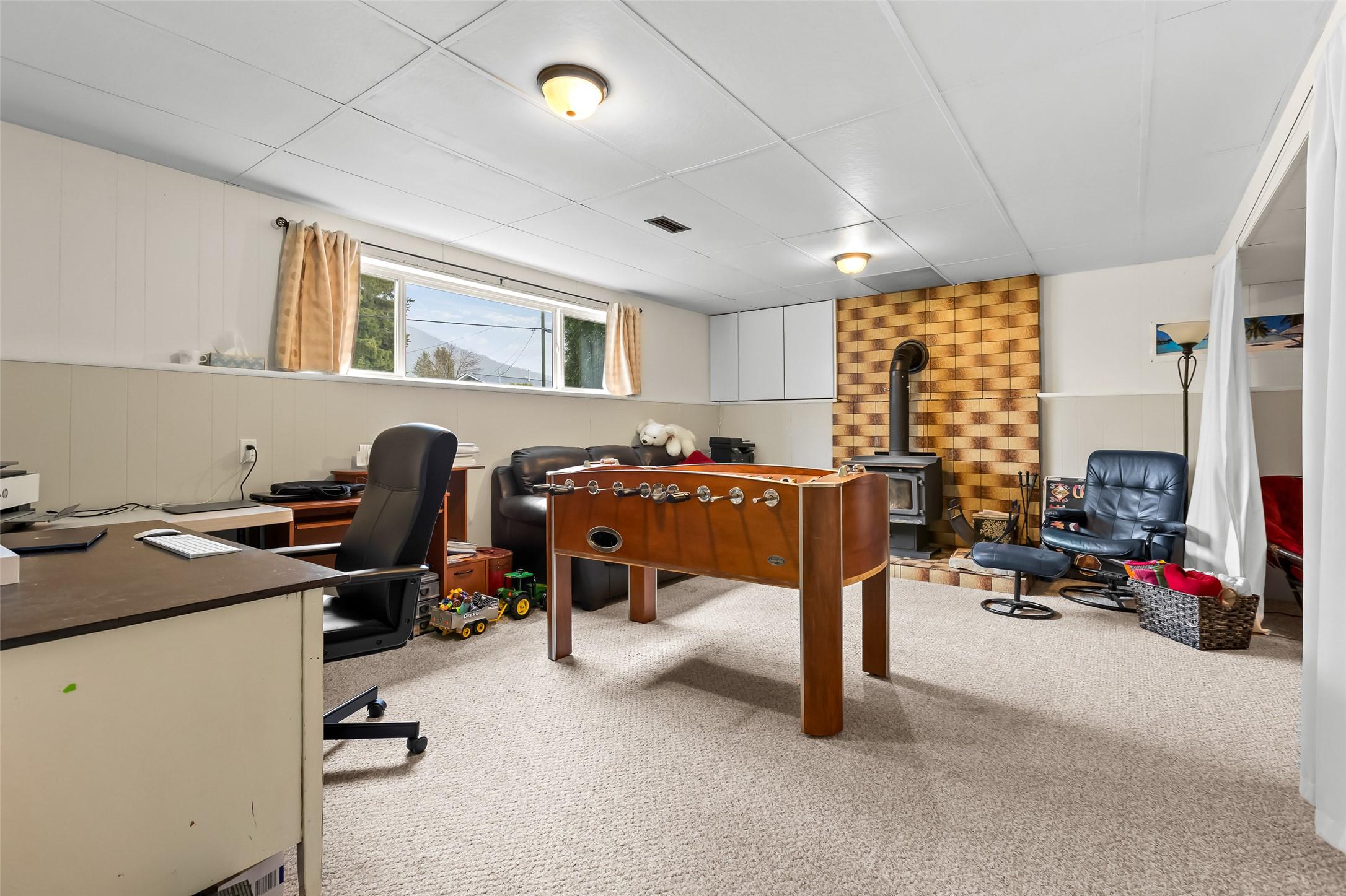 2107 Ash Street, Creston, BC - Indoor