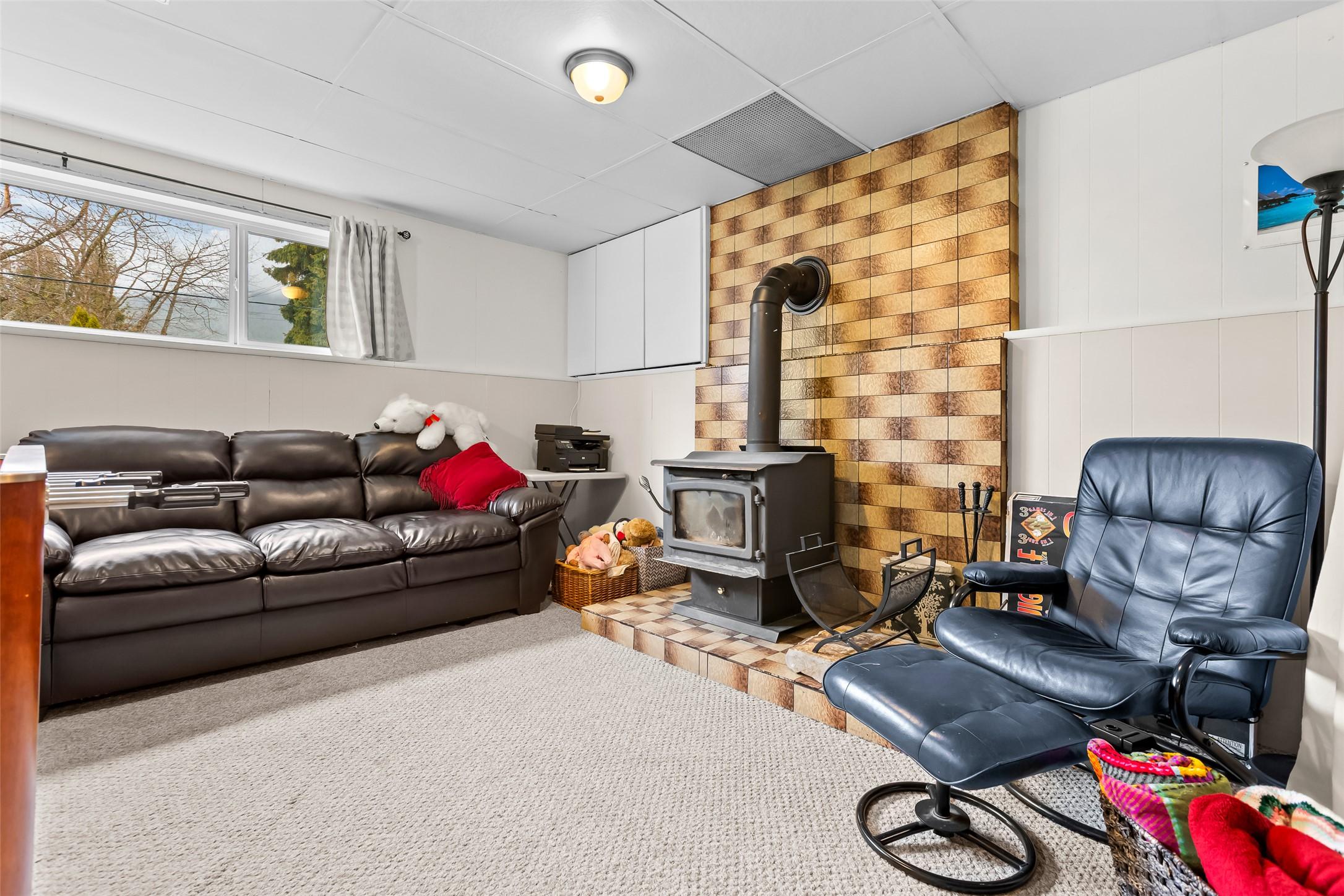 2107 Ash Street, Creston, BC - Indoor