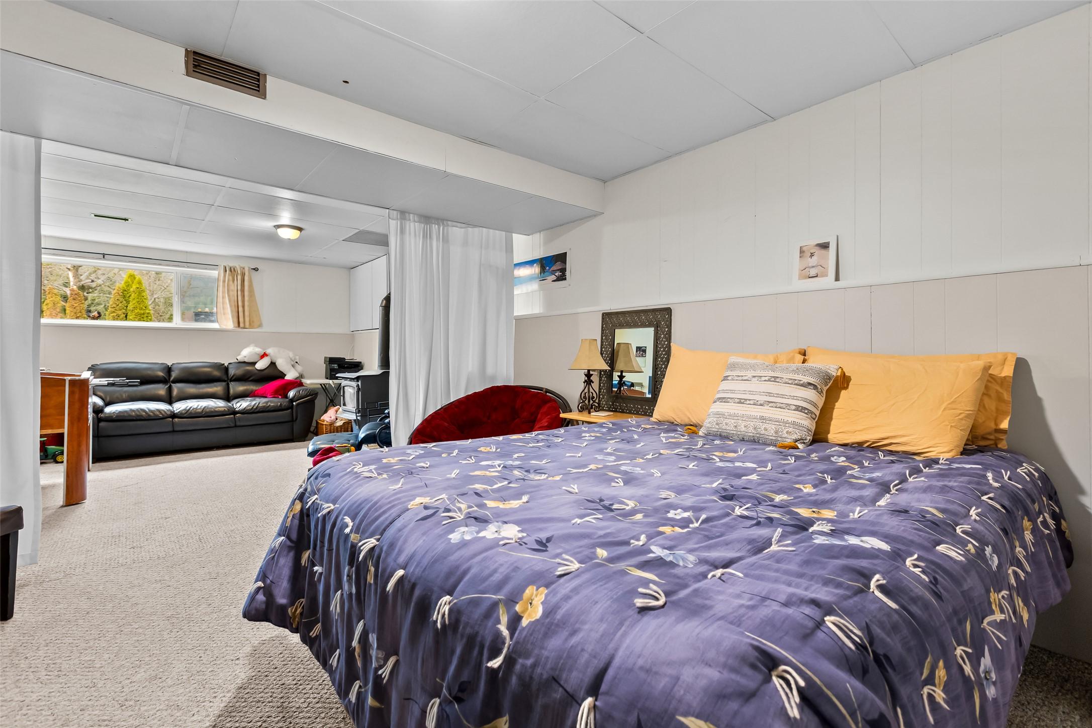 2107 Ash Street, Creston, BC - Indoor Photo Showing Bedroom