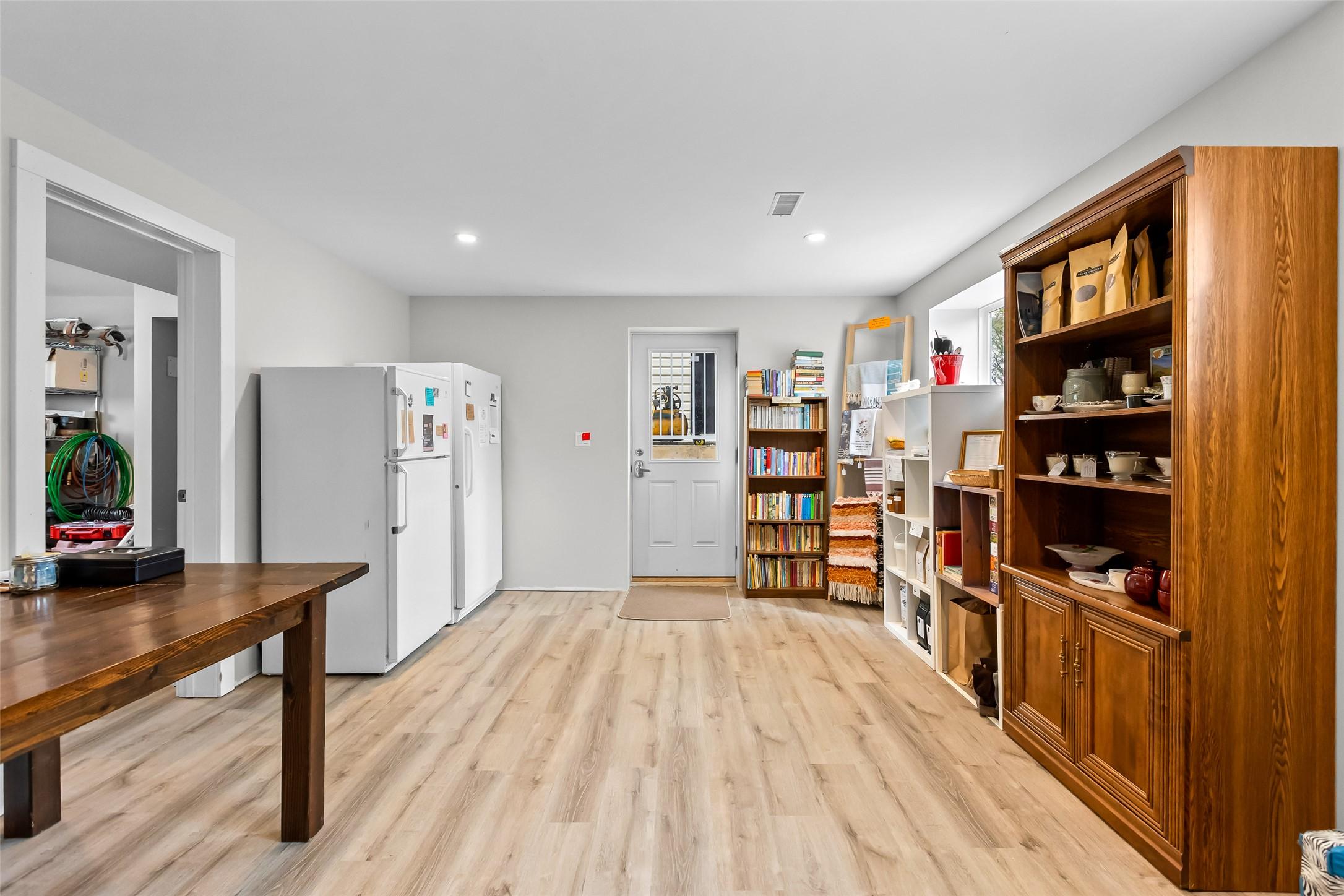 2107 Ash Street, Creston, BC - Indoor