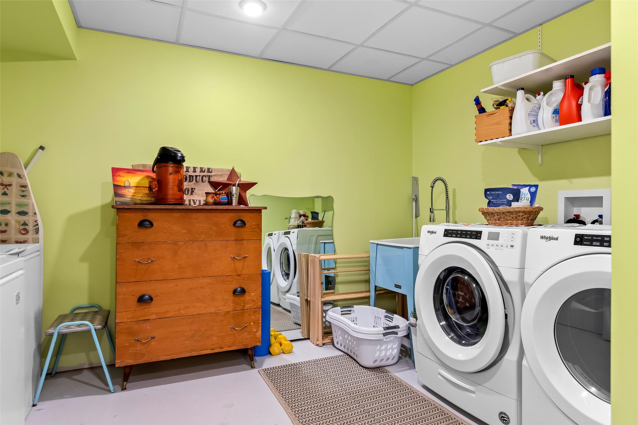 2107 Ash Street, Creston, BC - Indoor Photo Showing Laundry Room