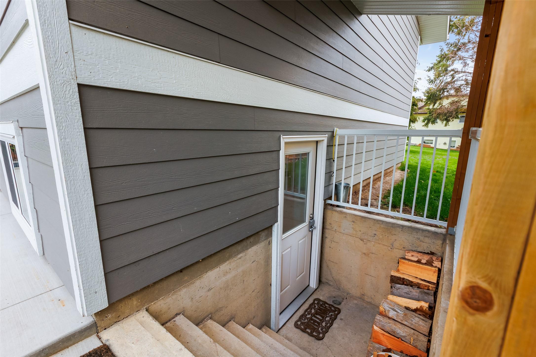 2107 Ash Street, Creston, BC - Outdoor With Exterior