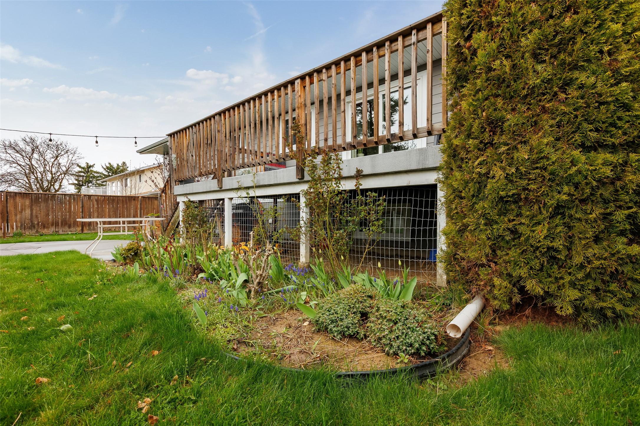2107 Ash Street, Creston, BC - Outdoor