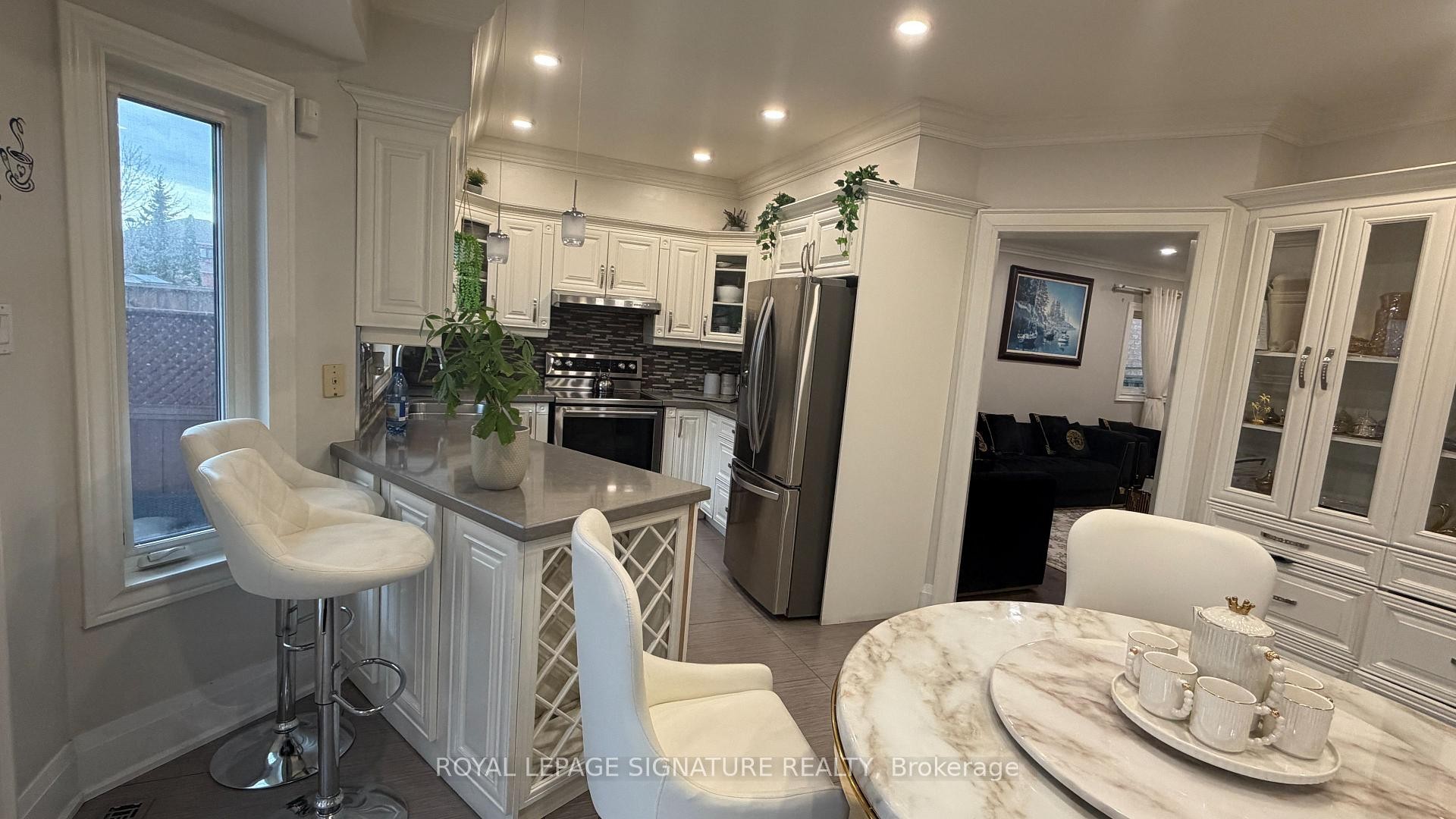 874 Mantle Crescent, Mississauga, ON - Indoor Photo Showing Other Room