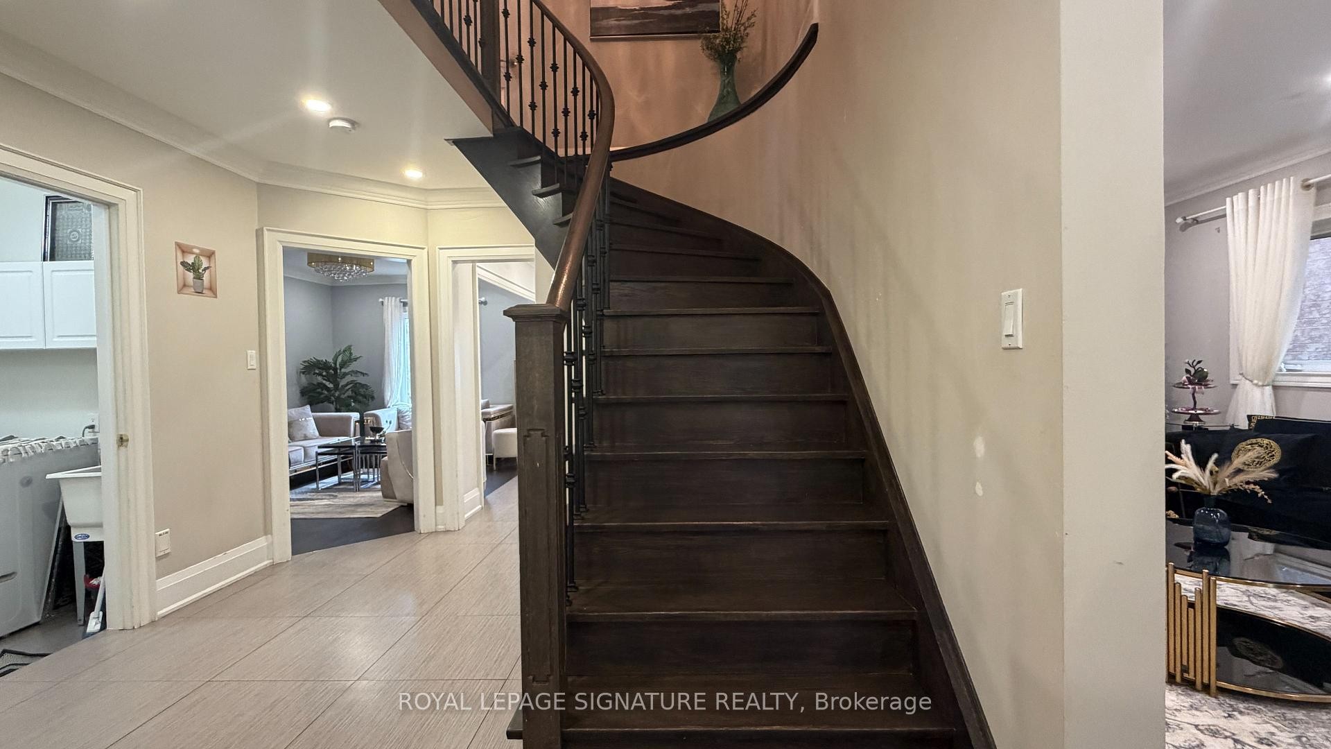 874 Mantle Crescent, Mississauga, ON - Indoor Photo Showing Other Room
