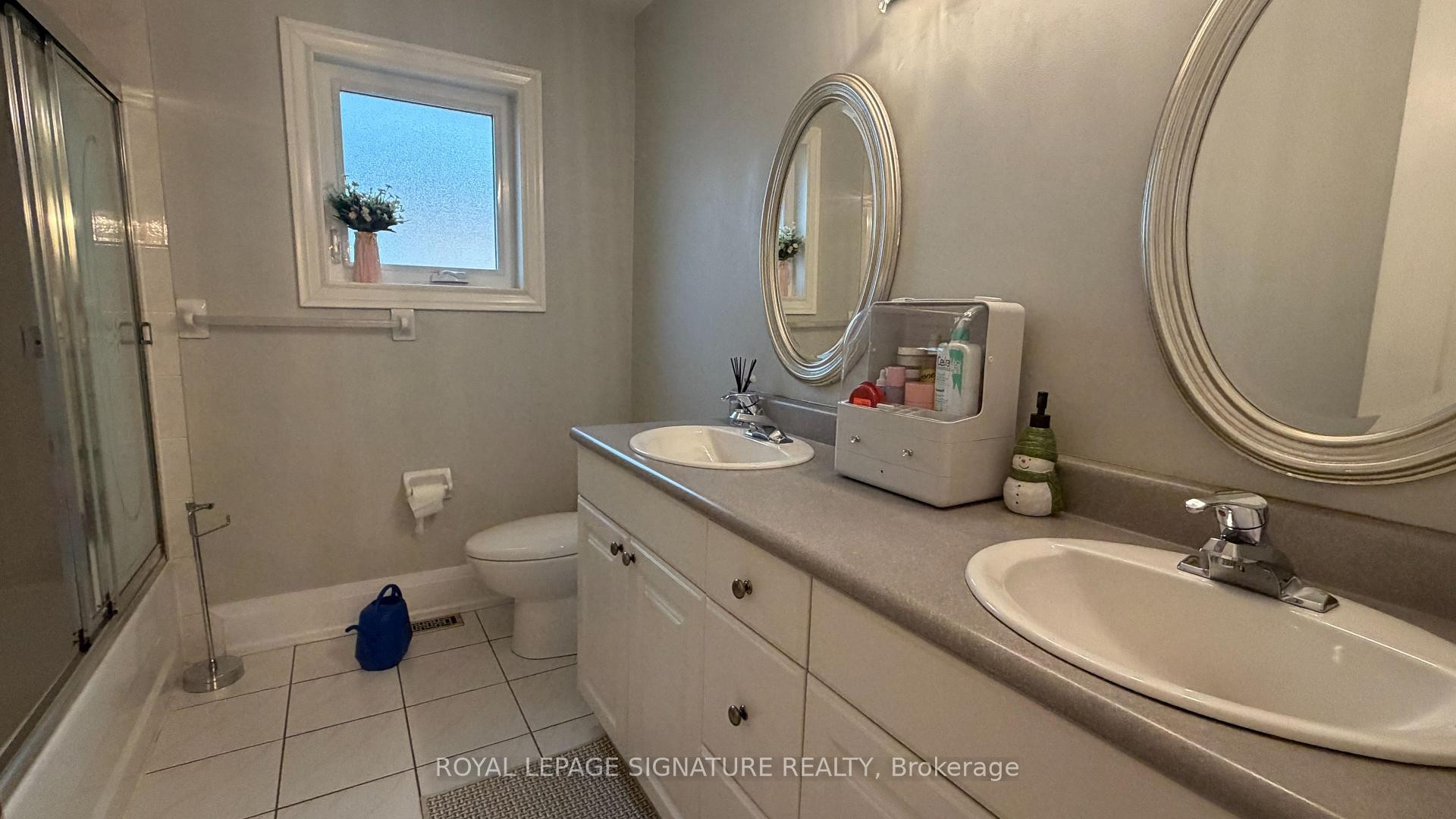 874 Mantle Crescent, Mississauga, ON - Indoor Photo Showing Bathroom