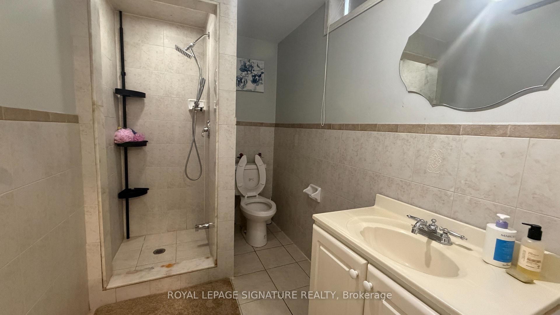 874 Mantle Crescent, Mississauga, ON - Indoor Photo Showing Bathroom