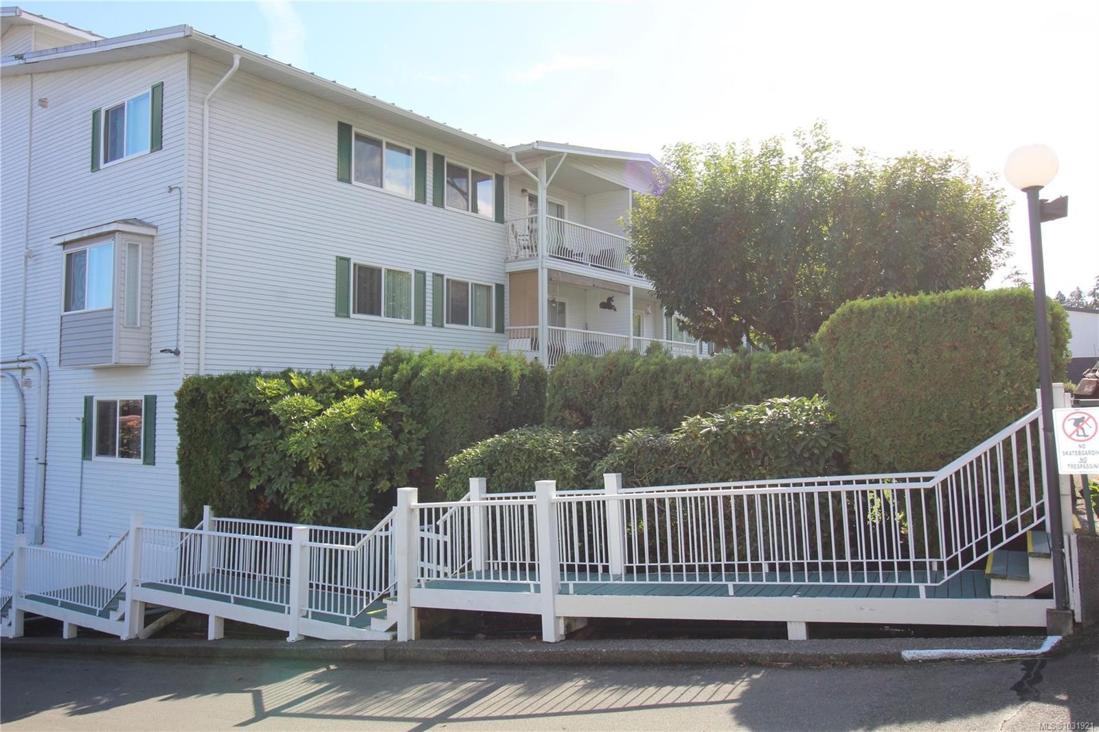 301-9942 Daniel St, Chemainus, BC - Outdoor