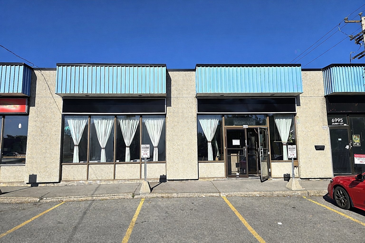 Façade - 6985 Rue Jarry E., Montréal (Saint-Léonard), QC - Outdoor