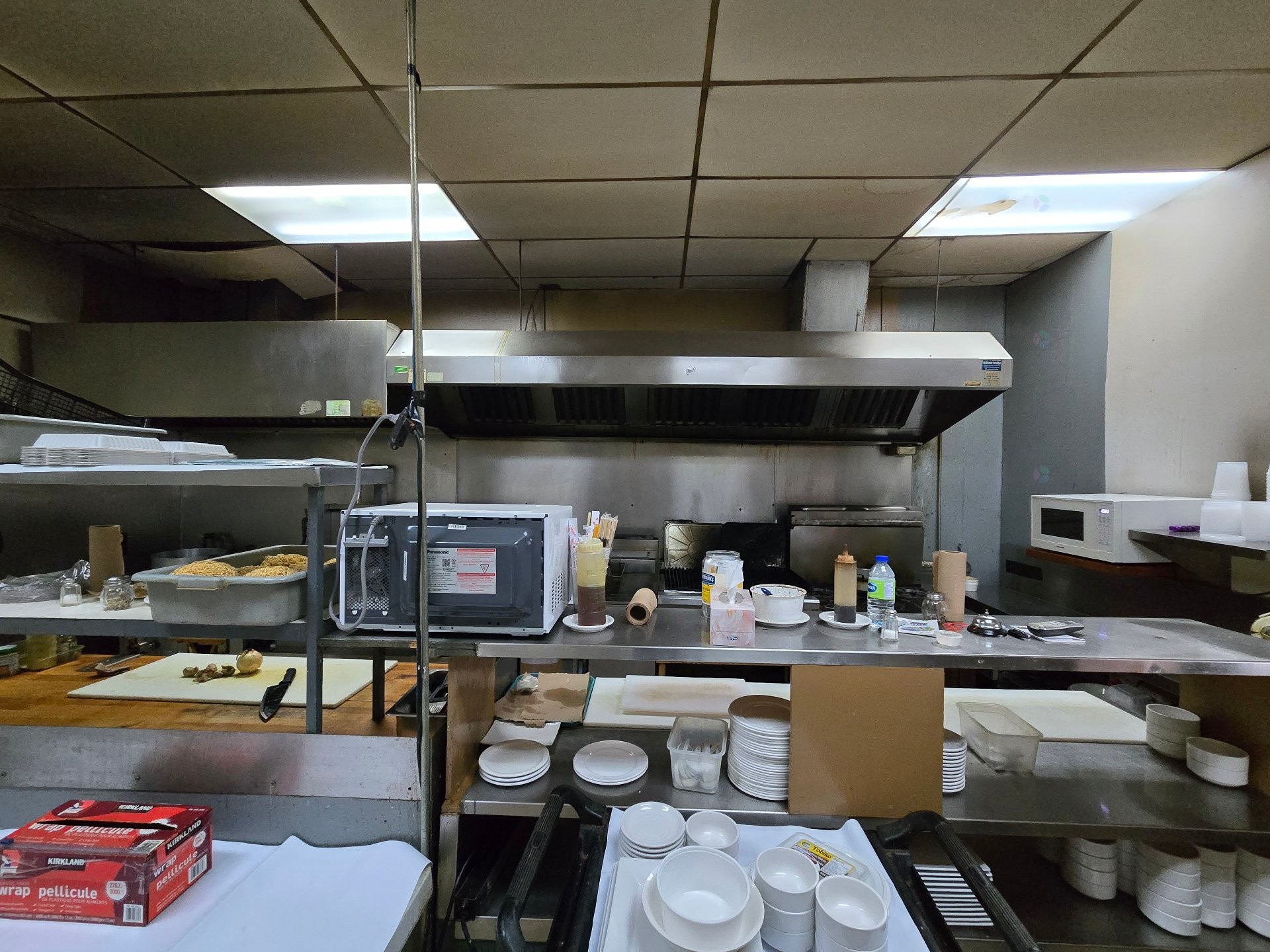 Cuisine - 6985 Rue Jarry E., Montréal (Saint-Léonard), QC - Indoor
