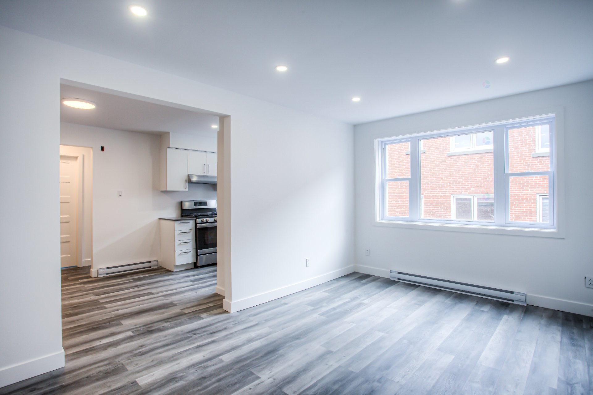 Salon - 6-4570 Av. Walkley, Montréal (Côte-Des-Neiges/Notre-Dame-De-Grâce), QC - Indoor