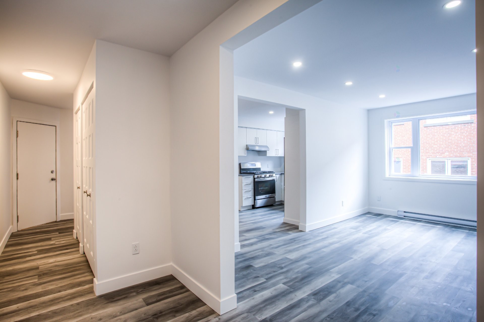 Hall d'entrée/Vestibule - 6-4570 Av. Walkley, Montréal (Côte-Des-Neiges/Notre-Dame-De-Grâce), QC - Indoor Photo Showing Other Room