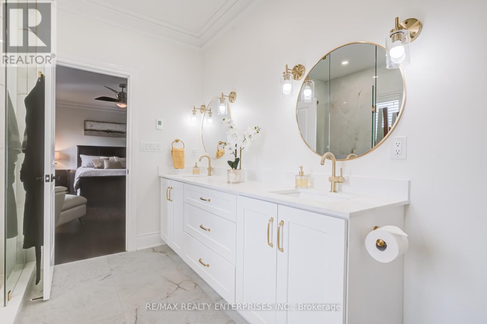 1842 Pagehurst Avenue, Mississauga, ON - Indoor Photo Showing Bathroom