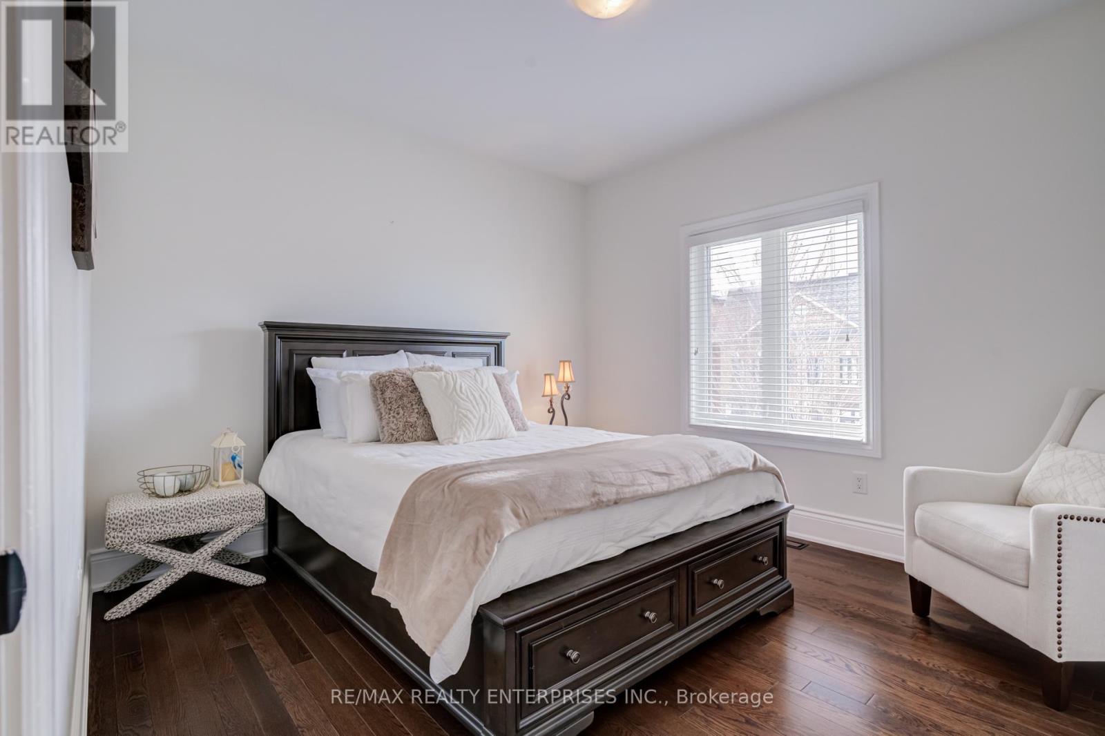 1842 Pagehurst Avenue, Mississauga, ON - Indoor Photo Showing Bedroom