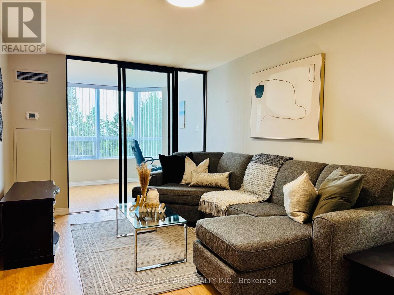 402 - 7601 Bathurst Street, Vaughan, ON