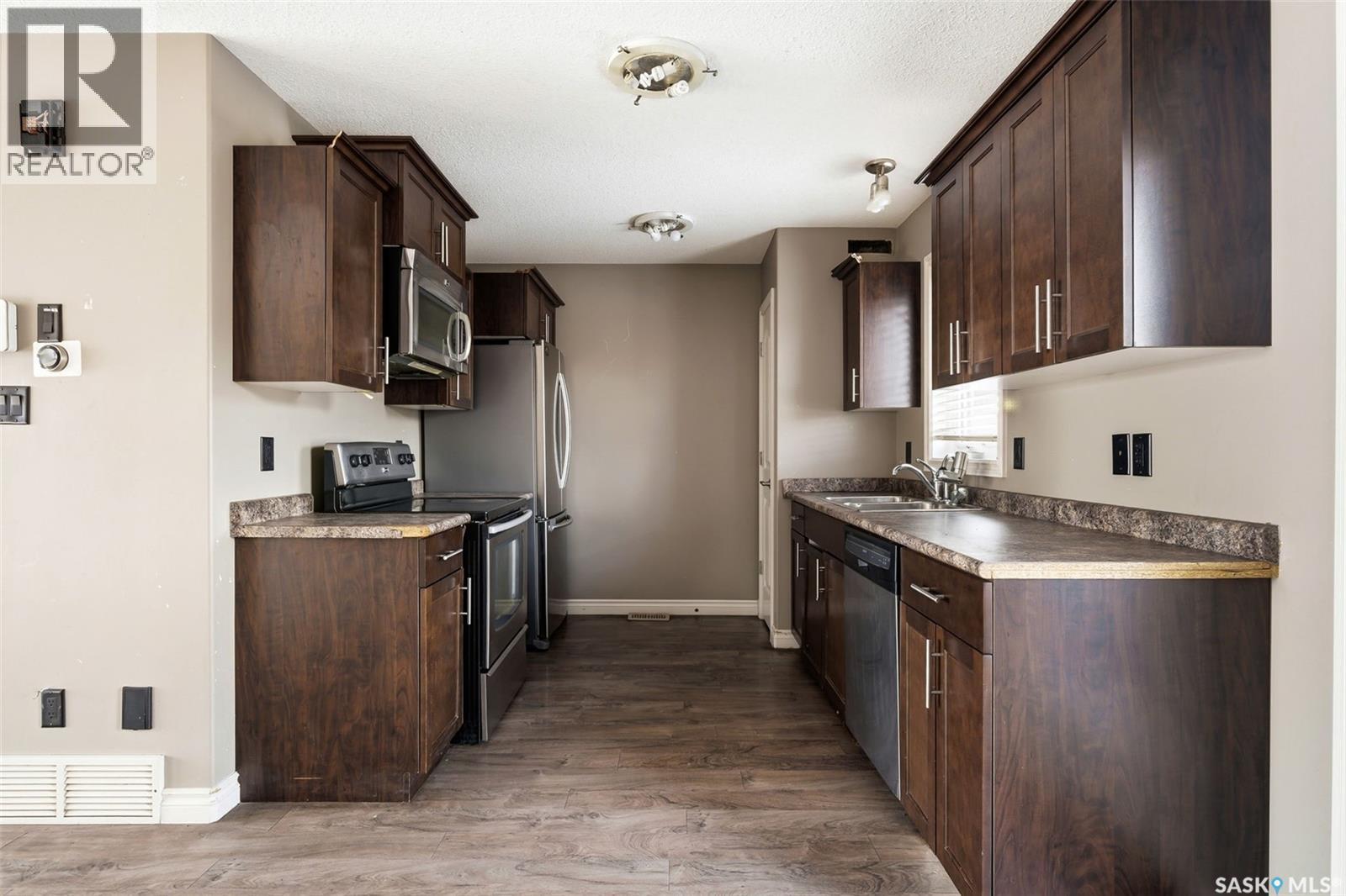 5414 Mitchinson Way, Regina, SK - Indoor Photo Showing Kitchen