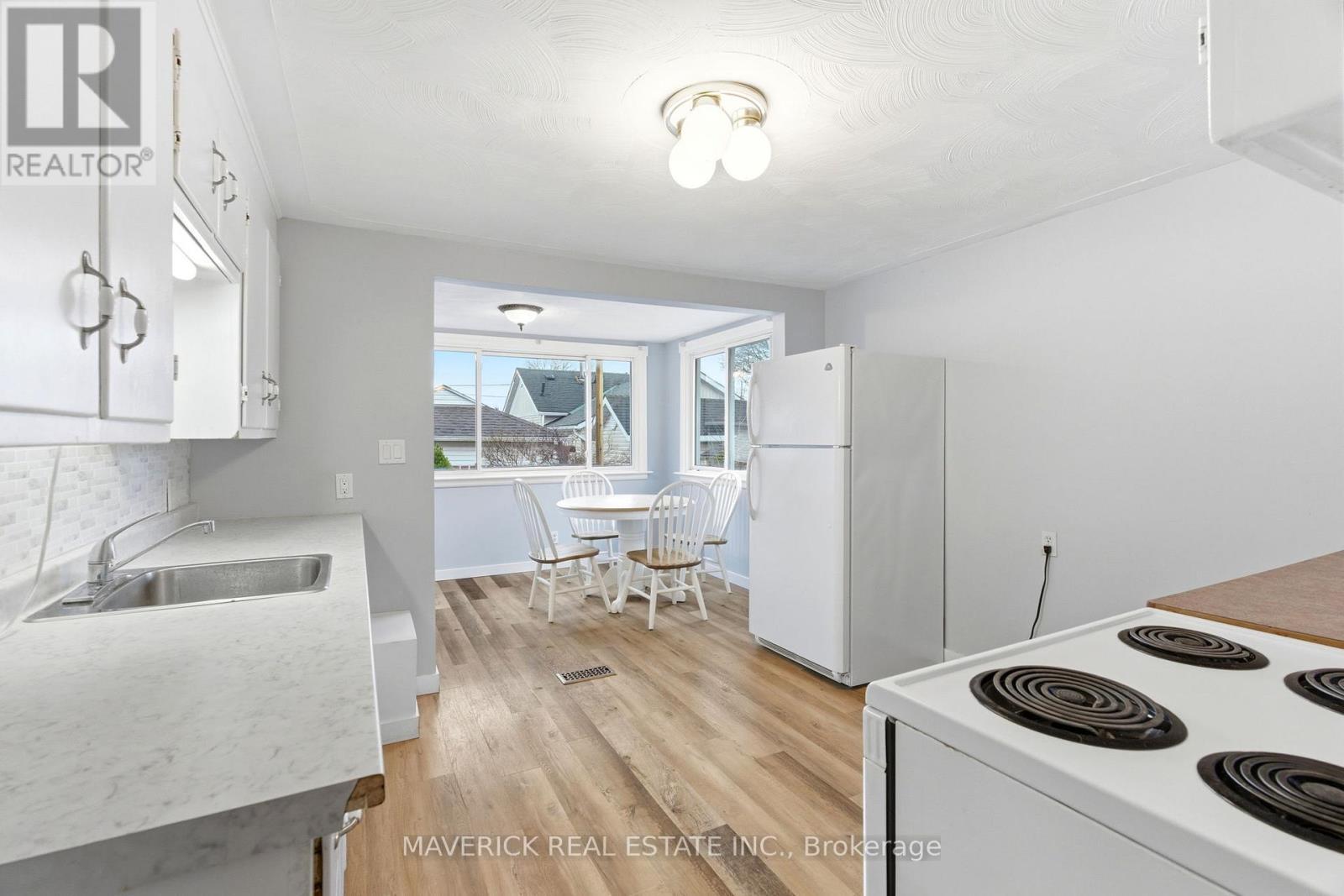 181 Picton Street W, Goderich (Goderich (Town)), ON - Indoor Photo Showing Kitchen